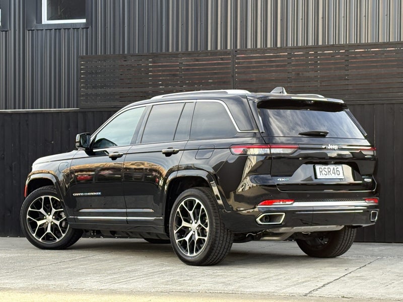 2026 Jeep Grand Cherokee Summit 4XE PHEV image 4