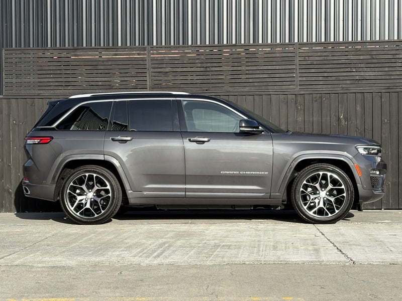 2026 Jeep Grand Cherokee Summit PHEV image 2