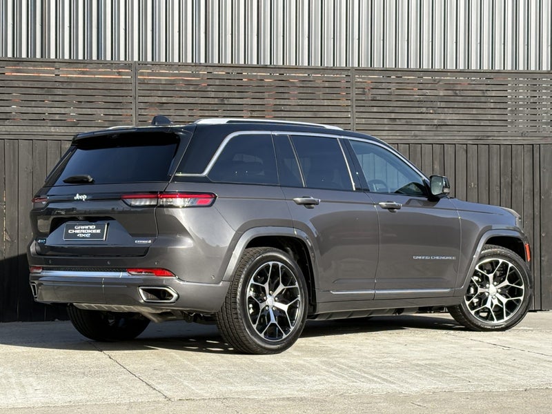 2026 Jeep Grand Cherokee Summit PHEV image 3