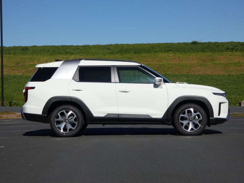 2026 KGM Torres 4WD image 4