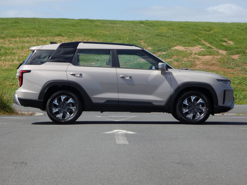 2026 KGM Torres Hybrid Ultimate image 4