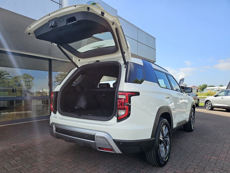 2026 KGM Torres Hybrid Ultimate image 5