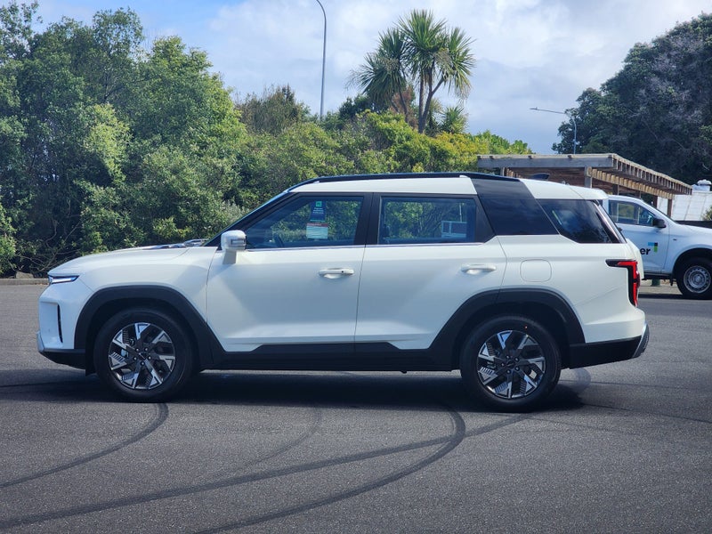 2026 KGM Torres Hybrid Ultimate image 3