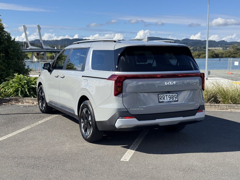 2026 Kia Carnival Light Hev 1.6 turbo 6 speed auto image 5