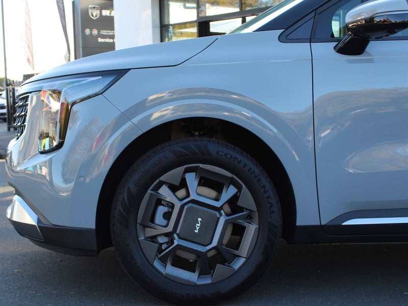 2026 Kia Carnival WATER HEV image 2