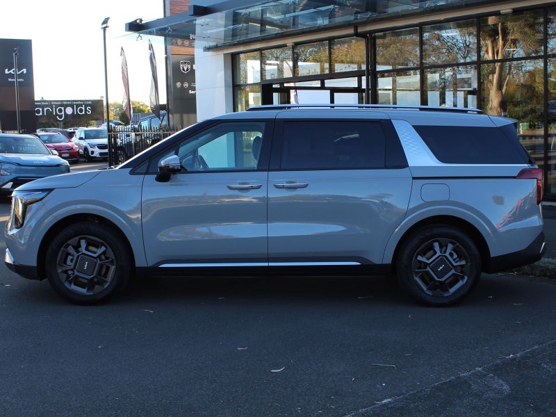 2026 Kia Carnival WATER HEV image 3