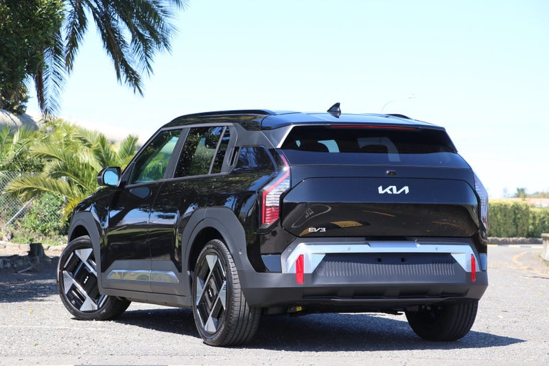 2026 Kia EV3 EARTH LR 2WD 81.4KWH image 2