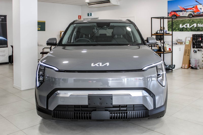 2026 Kia EV3 Earth LR 2WD 81kWh image 2