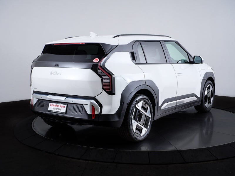 2026 Kia EV3 Earth LR image 3