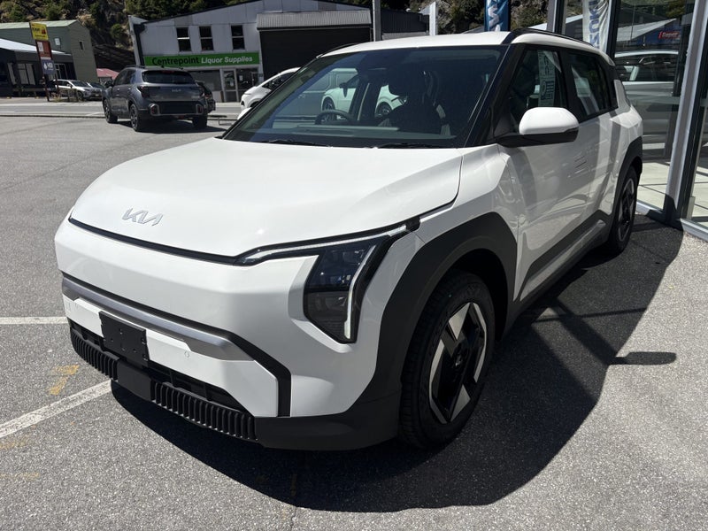 2026 Kia EV3 Light 2WD Long Range image 3