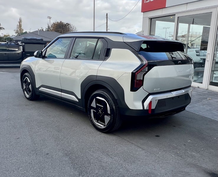 2026 Kia EV3 Light 2WD LR 81.4kwh image 5