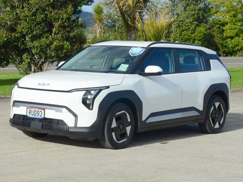 2026 Kia EV3 Light 2WD LR image 4