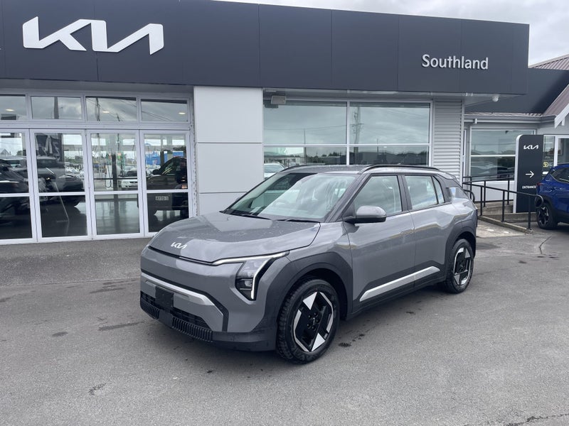 2026 Kia EV3 Light 2WD LR image 2