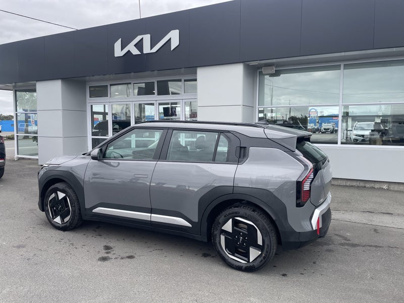 2026 Kia EV3 Light 2WD LR image 5