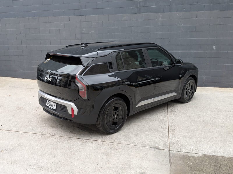 2026 Kia EV3 Light 2WD LR image 5