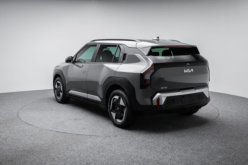 2026 Kia EV3 Light FWD LR image 5