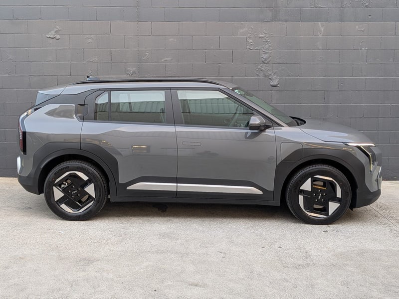 2026 Kia EV3 Light FWD SR image 3
