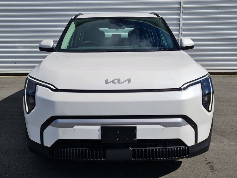 2026 Kia EV3 Light FWD SR image 2