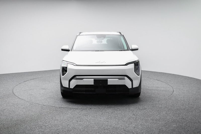 2026 Kia EV3 Light LR image 2