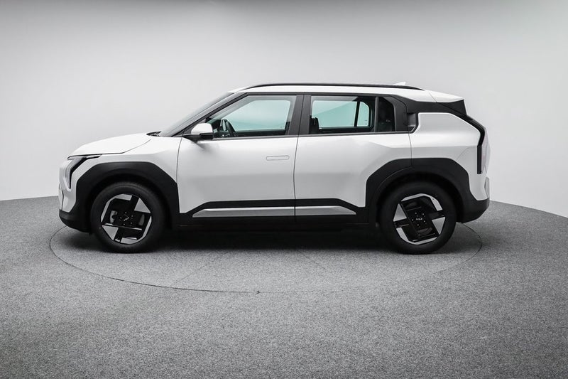 2026 Kia EV3 Light LR image 4