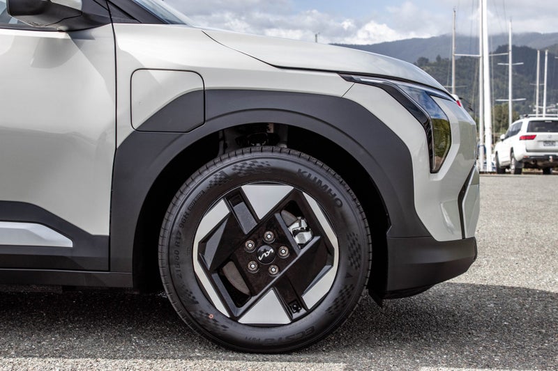 2026 Kia EV3 Light LR 2WD 81Kwh image 4