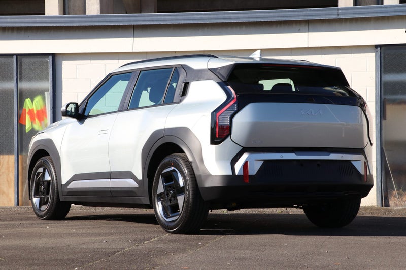 2026 Kia EV3 LIGHT LR 2WD 81KWH image 2
