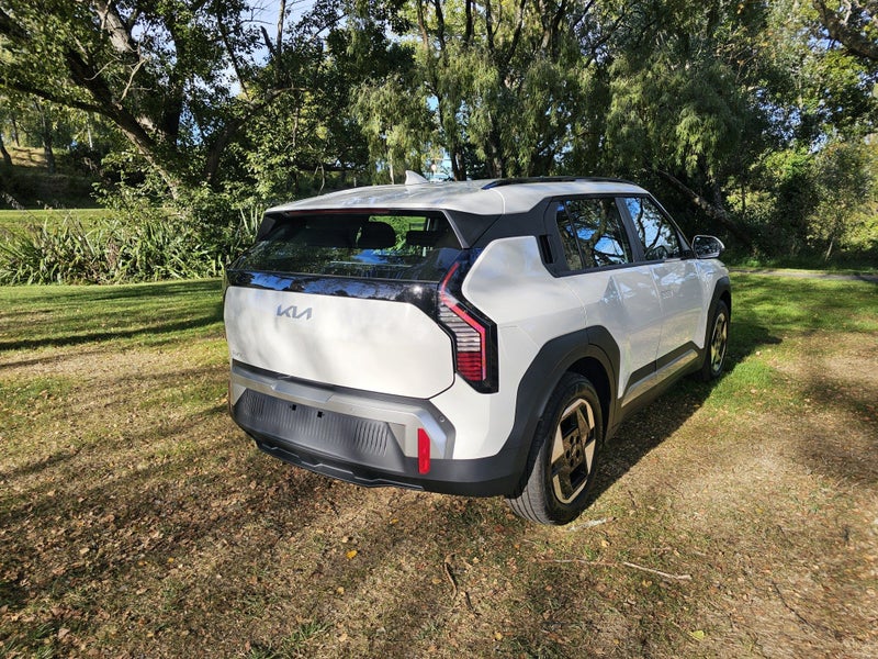 2026 Kia EV3 LIGHT LR 2WD 81KWH image 3
