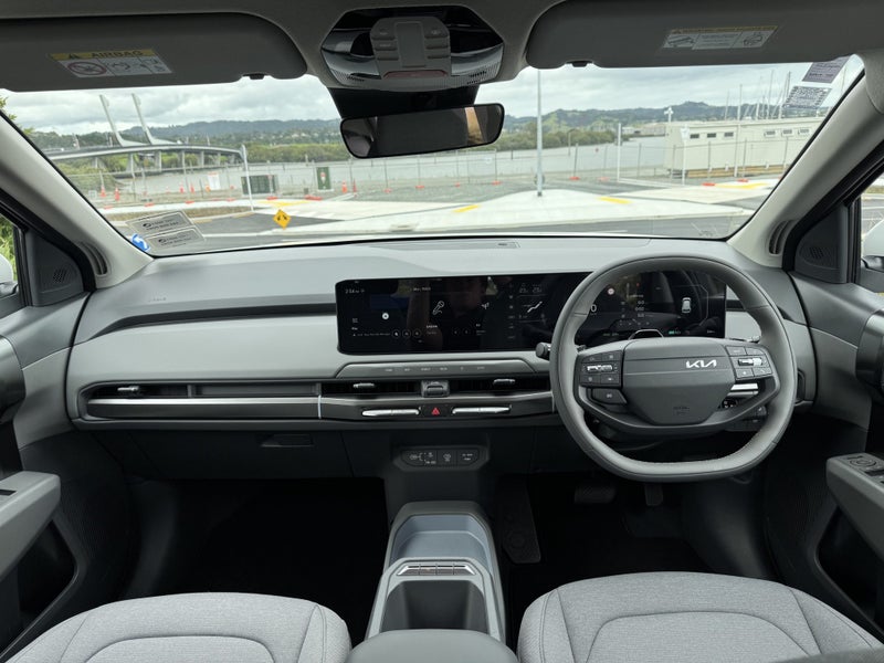 2026 Kia EV3 Light LR 2wd 81KWH image 2