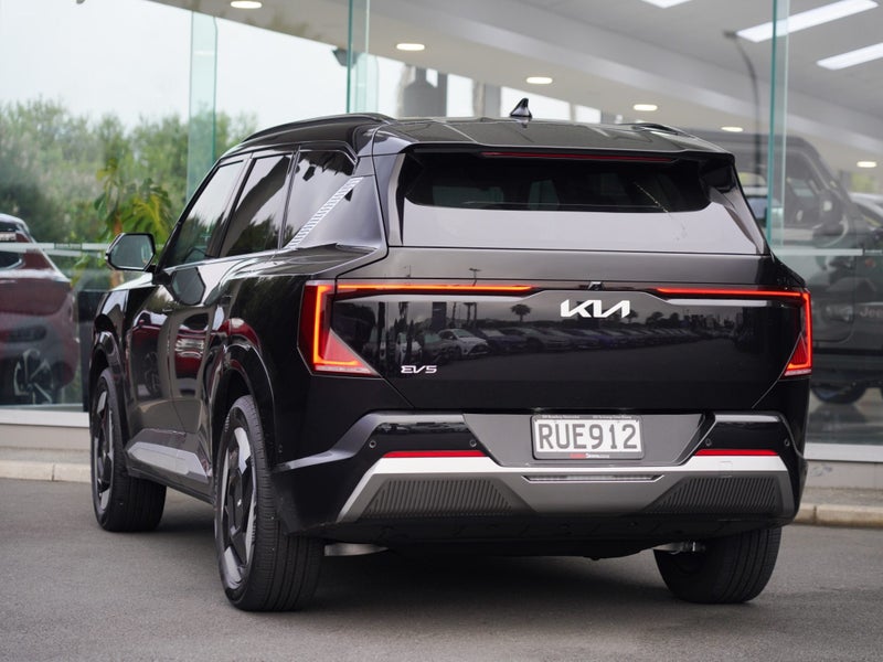 2026 Kia EV5 Earth AWD 88kWh image 4