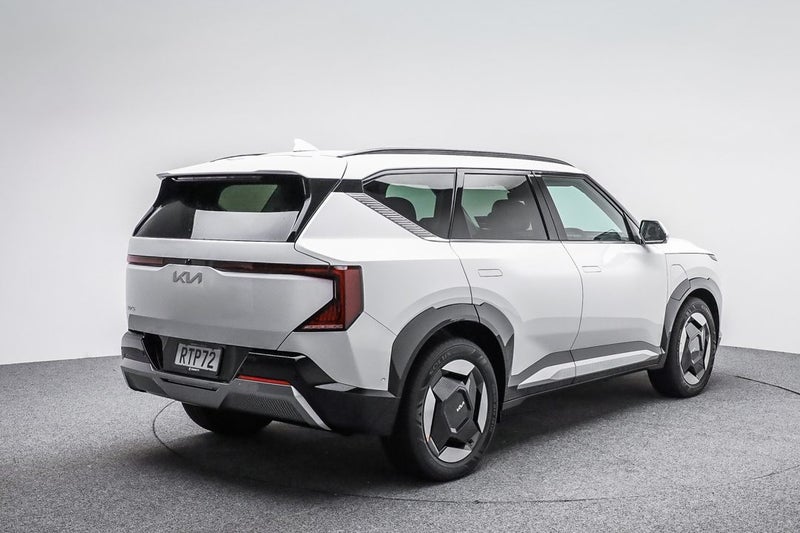 2026 Kia EV5 Earth AWD LR image 4