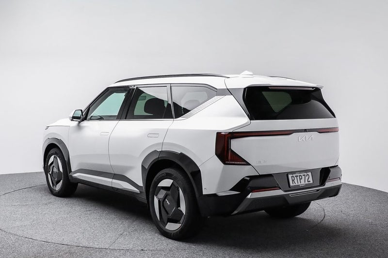2026 Kia EV5 Earth AWD LR image 5