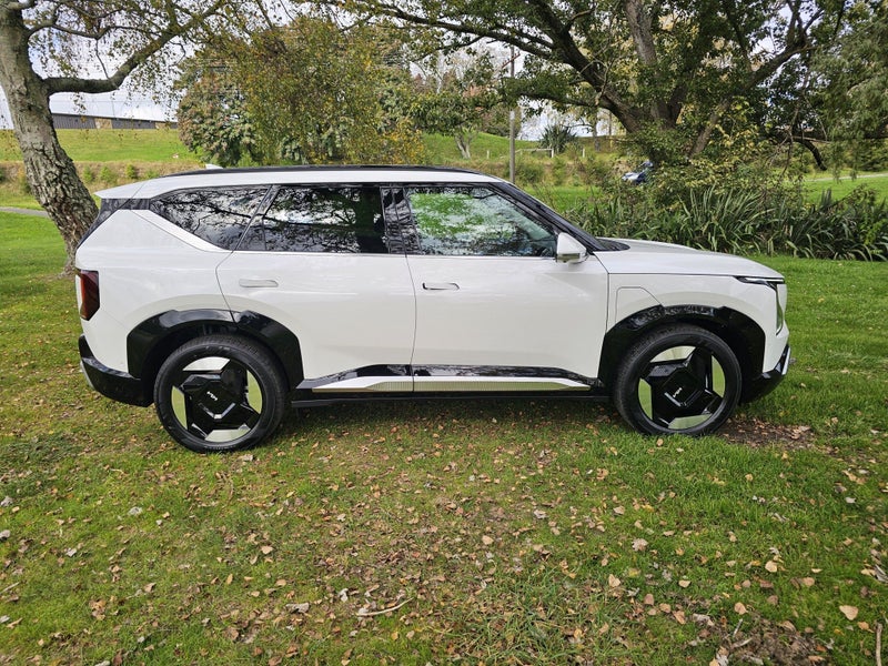2026 Kia EV5 EARTH LR AWD 88KWH image 2