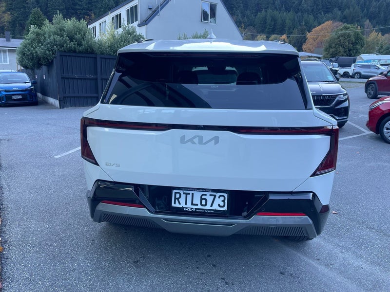 2026 Kia EV5 Earth LR AWD 88KWH image 5