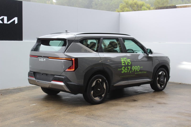 2026 Kia EV5 Light 2WD Long Range SUV image 3