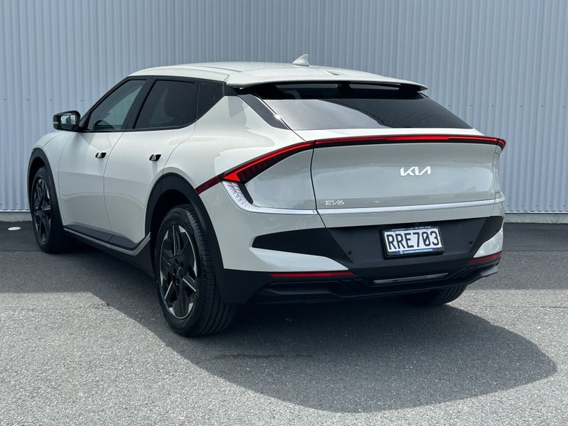2026 Kia EV6 LIGHT LONG RANGE 84KWH image 4