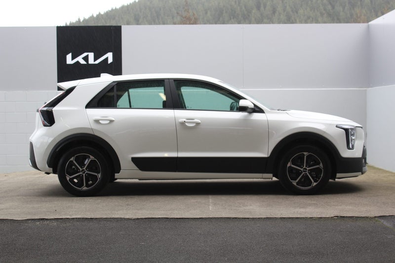 2026 Kia Niro HEV Light 1.6 SUV image 2