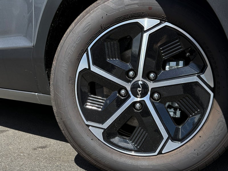 2026 Kia Niro HEV Light image 2