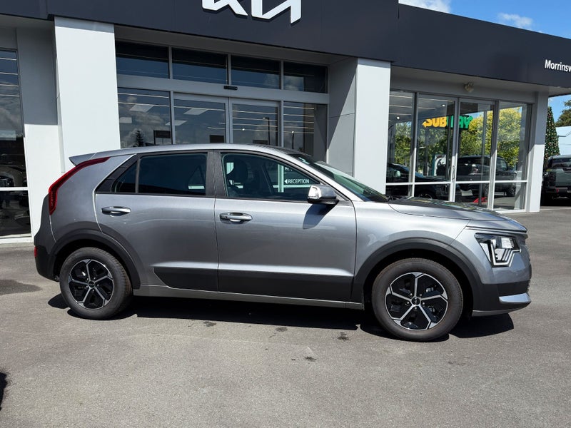 2026 Kia Niro HEV Light image 3