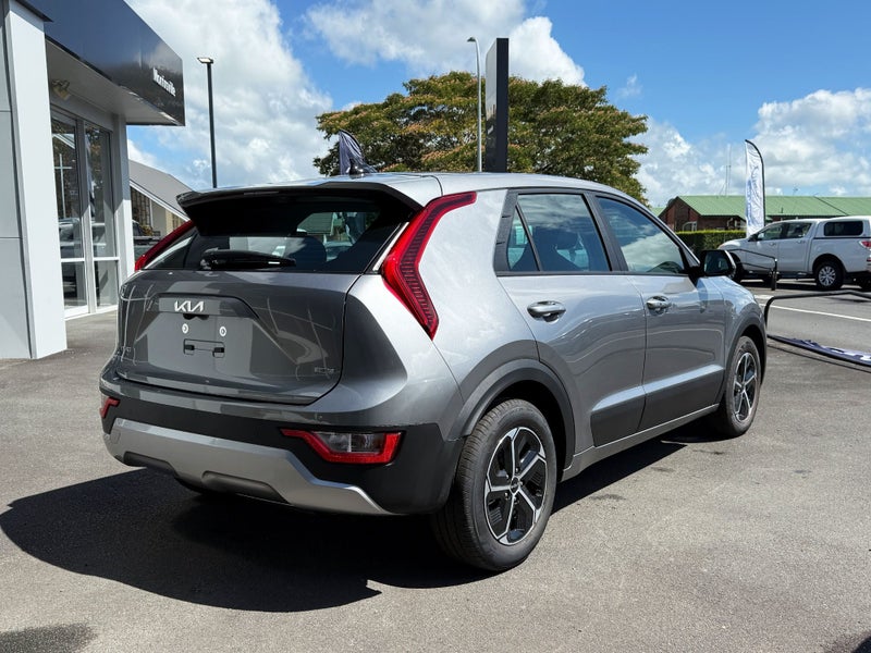 2026 Kia Niro HEV Light image 4