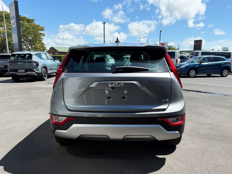 2026 Kia Niro HEV Light image 5