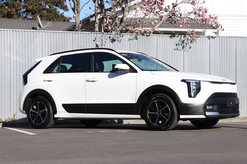 2026 Kia Niro LIGHT+ 1.6PH/6AM image 3