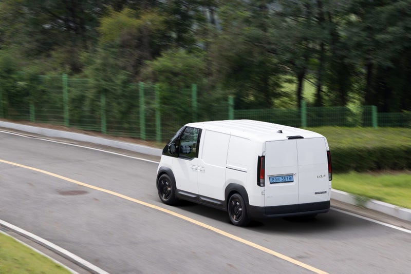 2026 Kia PV5 CARGO 71.2 KWH image 3