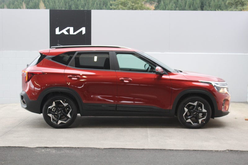 2026 Kia Seltos EX 2.0 SUV image 2