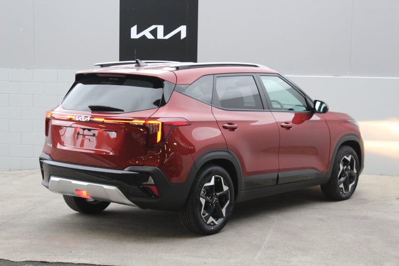 2026 Kia Seltos EX 2.0 SUV image 3