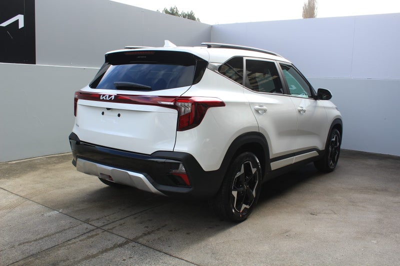 2026 Kia Seltos EX 2.0 SUV image 3