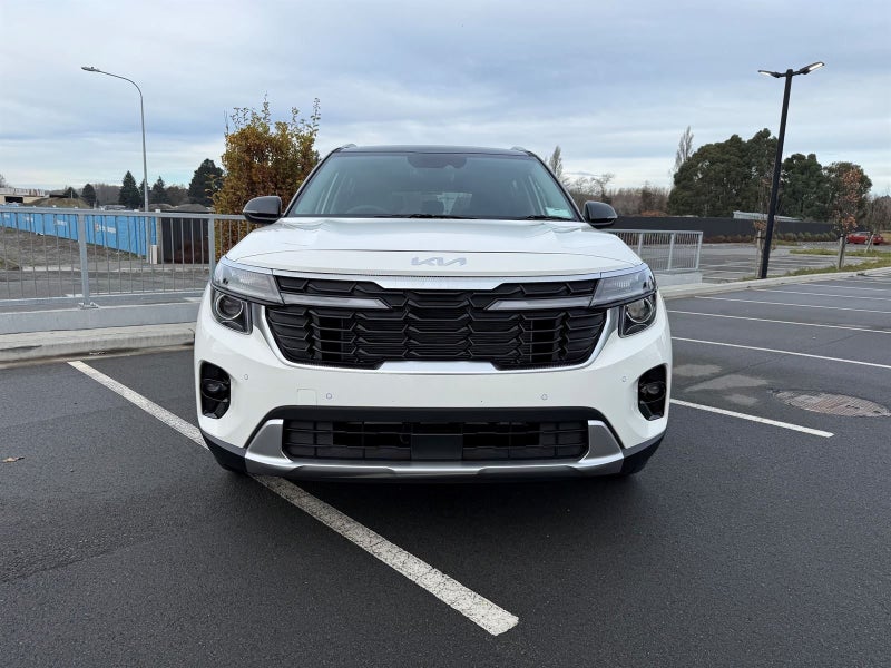 2026 Kia Seltos EX 2.0 (Two Tone) image 2