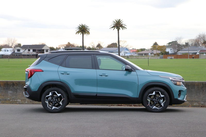 2026 Kia Seltos EX 2.0P image 3