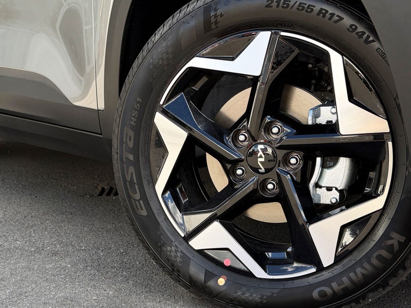 2026 Kia Seltos LX+ image 2