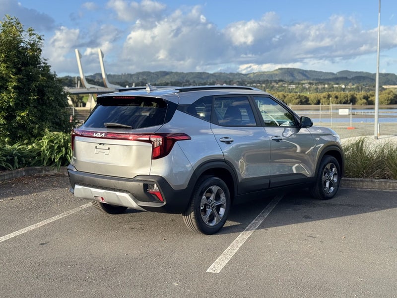 2026 Kia Seltos LX 2.0 auto image 3