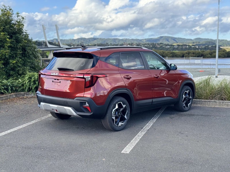 2026 Kia Seltos LX + 2.0 auto image 3
